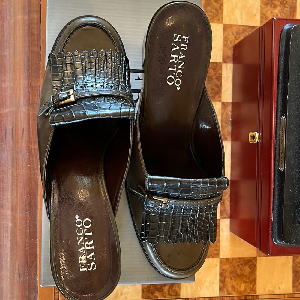 Franco Sarto Slip On’s 8.5 M